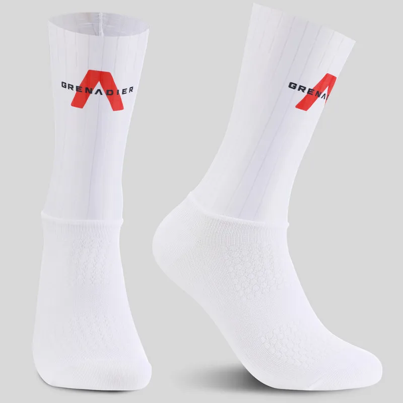 2026 Rutschfeste Nahtlose Radsocken, Integralgeformte High-Tech-Fahrradsocken, Kompressionssocken